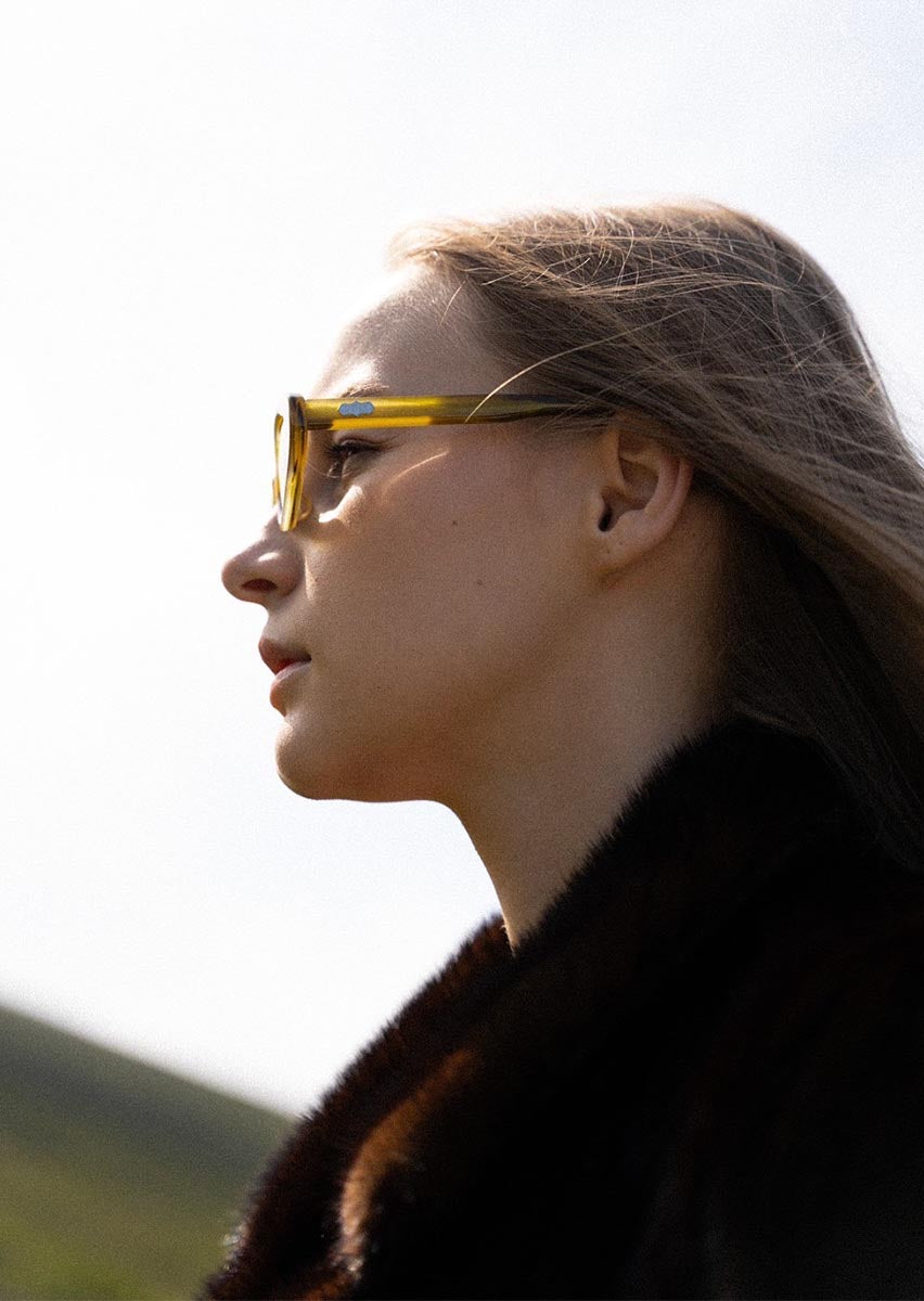 Model - EIGHT / Tortoiseshell