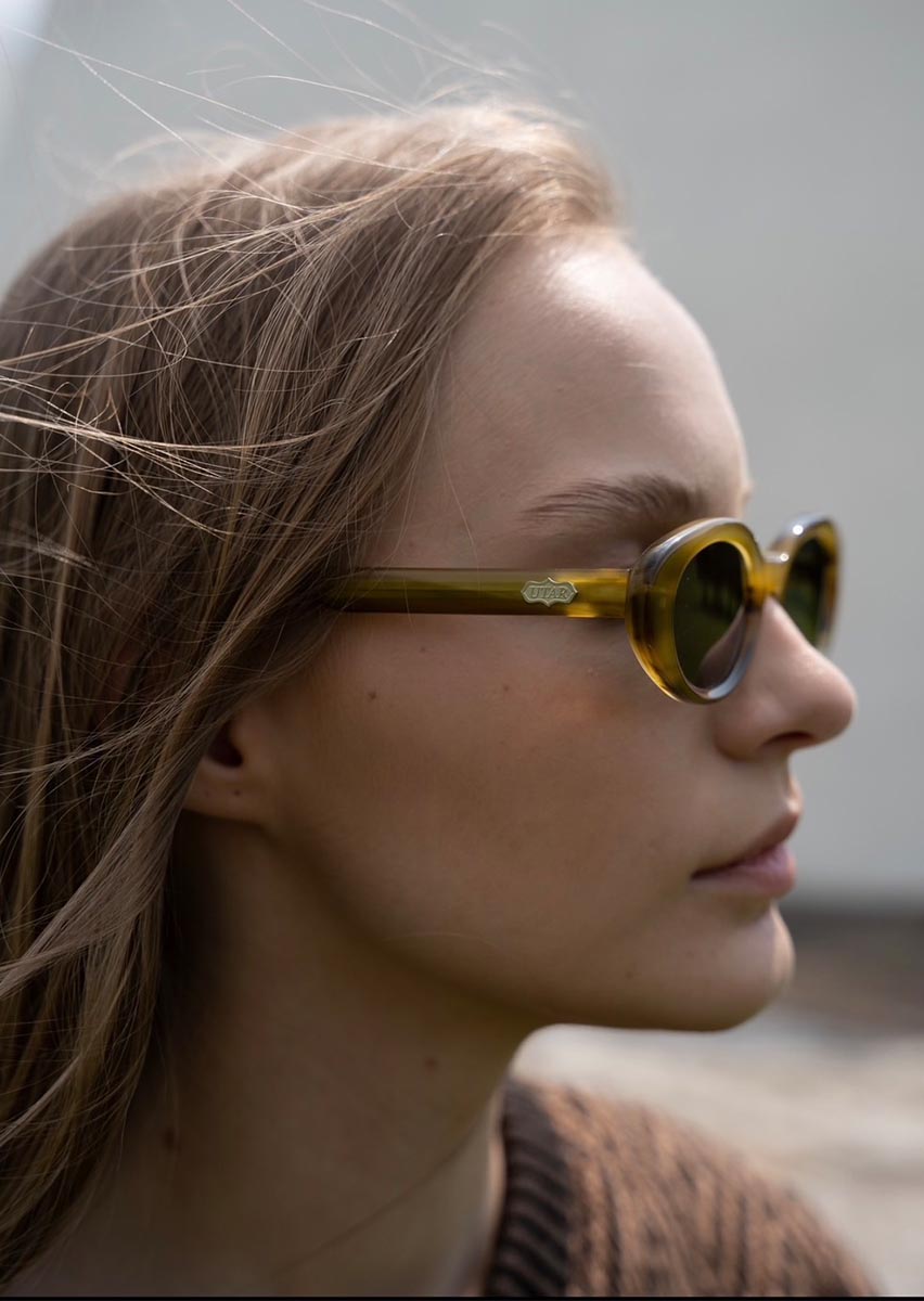 Model - EIGHT / Tortoiseshell