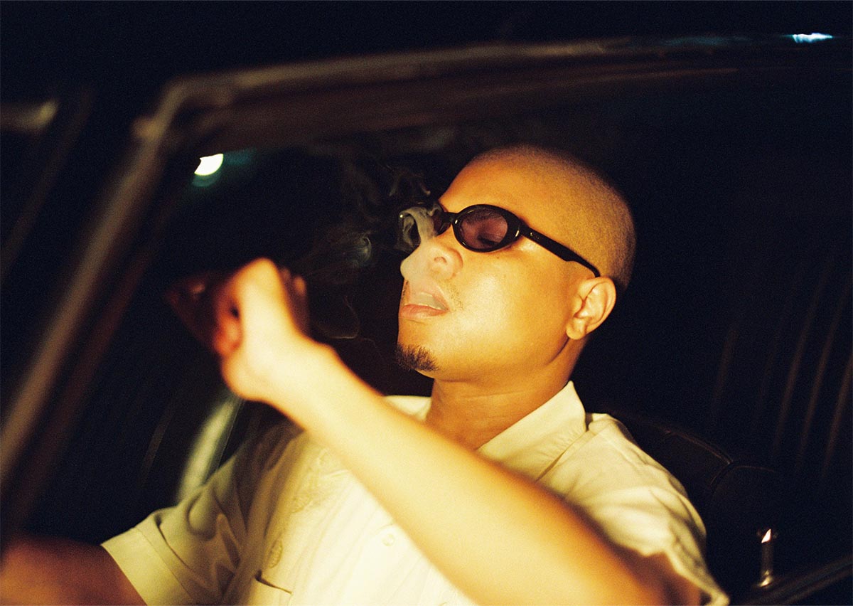 Model - EIGHT / Black