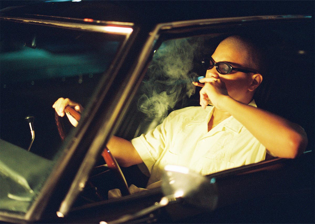 Model - EIGHT / Black