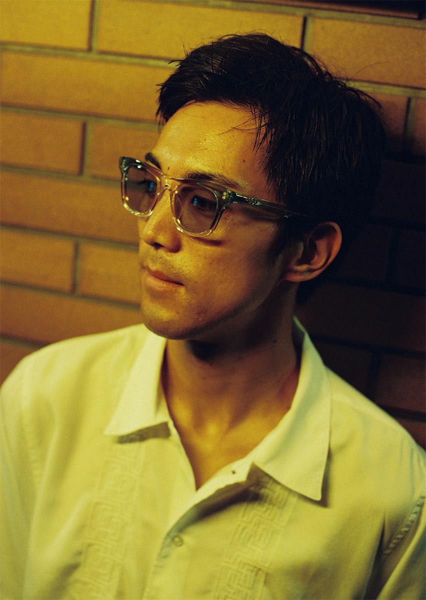 Model - SHIN / Crystal Blue